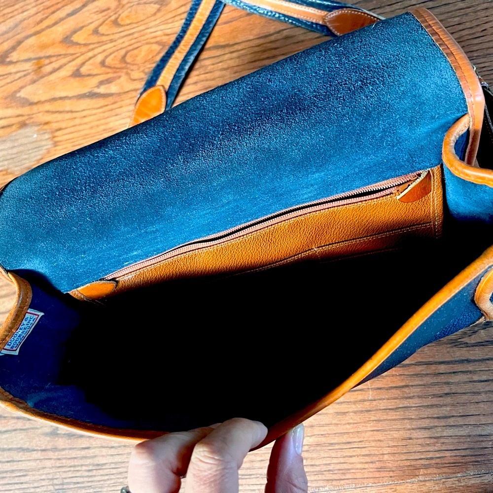 Vintage good condition Dooney and Bourke purse genuine leather - Picture 4 of 4